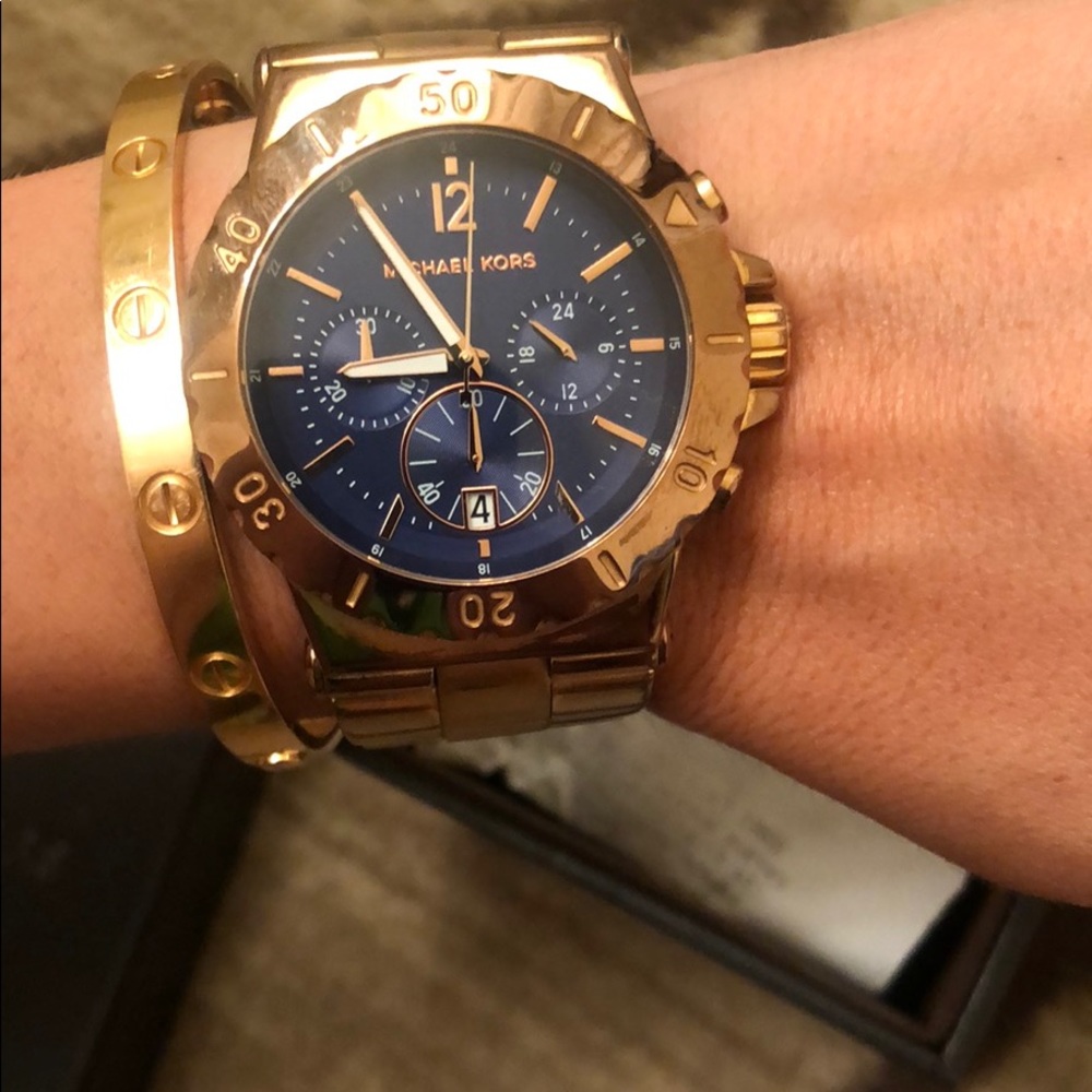 Michael Kors gold watch /blue face - Picture 7 of 8